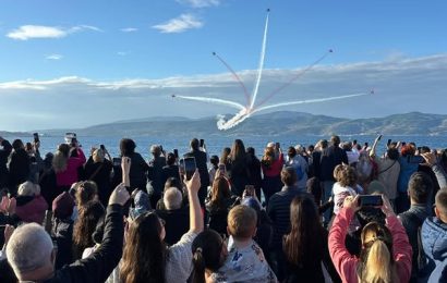 Bandırma Semalarını Türk Yıldızları Renklendirdi