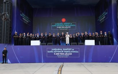 Balıkesir Valisi Ustaoğlu, Güvenlik Teşkilatlarına Araç Teslim Töreninde