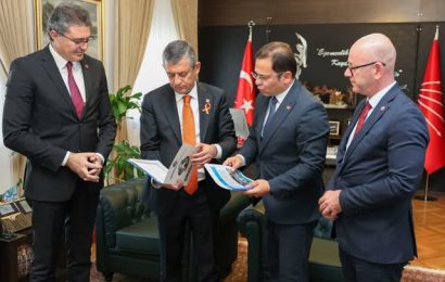 Sındırgı’da Deprem Sonrası Afet Bölgesi Talebi: CHP’li Yetkililerden Özgür Özel’e Acil Rapor