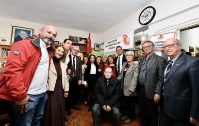 Balıkesir’de Öğretmenler Günü Coşkusu: Yeni Kuşak Köy Enstitülüler Derneği Anlamlı Program Düzenledi