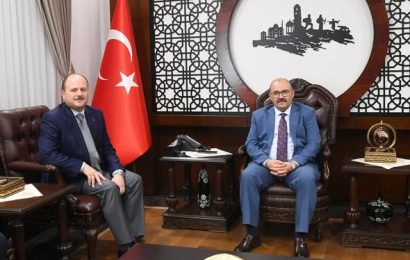 Ziraat Katılım Genel Müdürü Metin Özdemir, Balıkesir Valisi İsmail Ustaoğlu’nu Ziyaret Etti