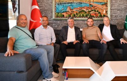 Balıkesir’de Bir Belediye Başkanının Trafik Müdahalesi Tartışma Konusu Oldu