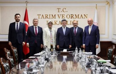 Balıkesir Heyeti, Tarım ve Orman Bakanı Yumaklı’yı Ziyaret Etti