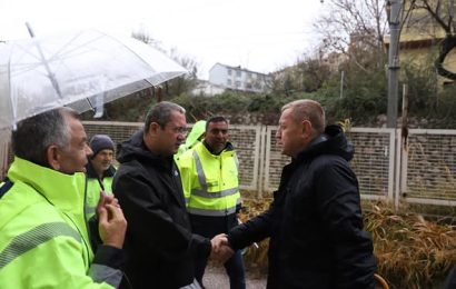 Bandırma’da Sağanak Yağış Sonrası Demiryolu İstinat Duvarında Çökme