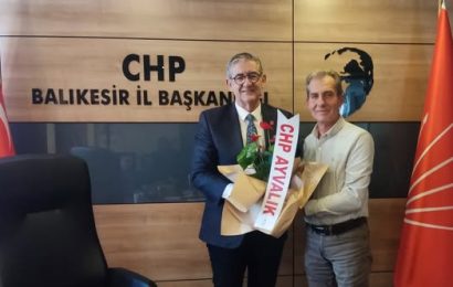 CHP Ayvalık İlçe Başkanı Şalmanlı, Balıkesir İl Başkanlığını Ziyaret Etti