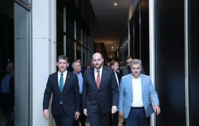 AK Parti Antalya’da Teşkilat Toplantısı Düzenledi