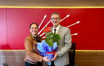 CHP Erdek İlçe Başkanı Hale Tuna, Balıkesir İl Başkanlığını Ziyaret Etti