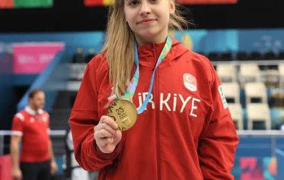 Balıkesirli Eskrimciler Riyad’daki İslam Oyunları’nda Altın Madalya Kazandı