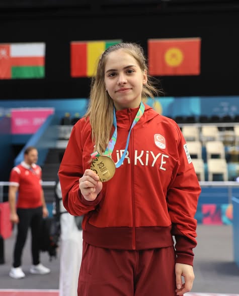 Balıkesirli Eskrimciler Riyad’daki İslam Oyunları’nda Altın Madalya Kazandı