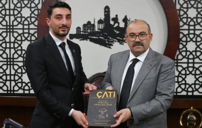 Balıkesir Valisi Ustaoğlu, Milli Türk Talebe Birliği Temsilcilerini Ağırladı