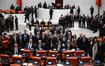 Yargı Reformu Teklifi Yasalaştı: Muhalefet ve STK’ler Gerçek Adalet Reformunun Ertelendiğini Belirtti