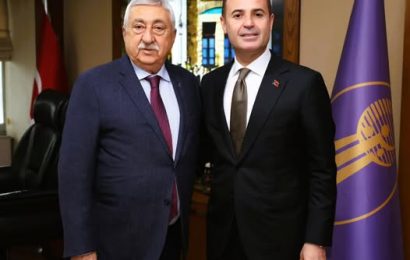 Balıkesir Büyükşehir Belediye Başkanı Ahmet Akın, TESK Genel Başkanı Bendevi Palandöken ile Esnafı Görüştü