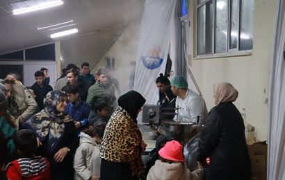 Marmara Adalar’da Öğrenciler Umre Yolculuğu Öncesi Mevlid ile Uğurlandı