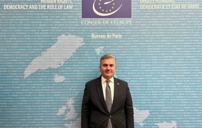 AKPM Türk Grubu Üyesi Mustafa Canbey, Paris’te Komisyon Çalışmalarına Katılıyor