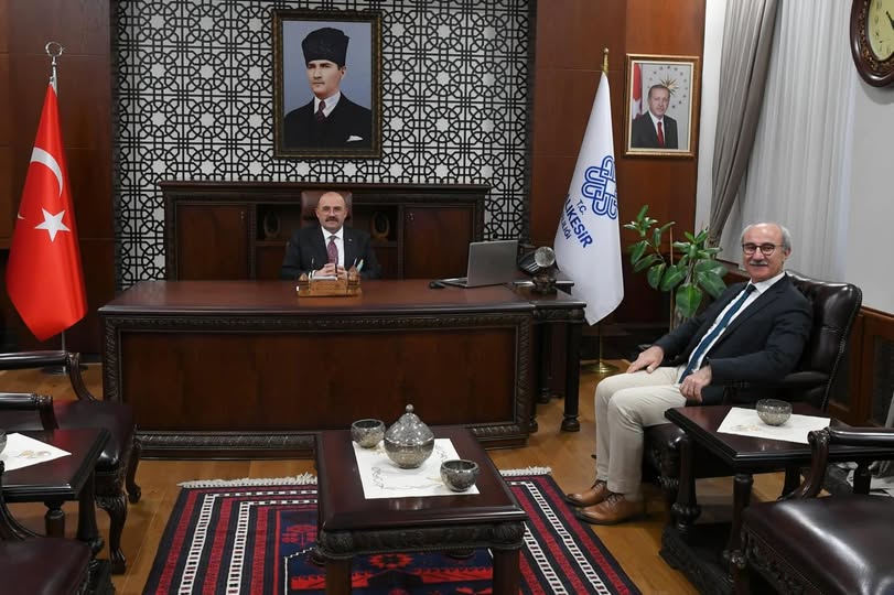 Prof. Dr. Mustafa Sarı, Balıkesir Valisi İsmail Ustaoğlu’nu Ziyaret Etti