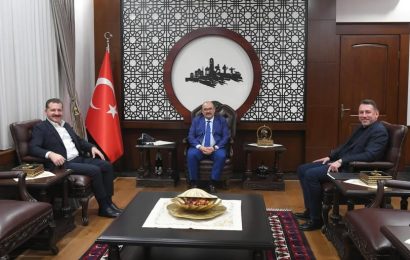 Balıkesir’de Siyasi Temsilciler Vali Ustaoğlu’nu Ziyaret Etti