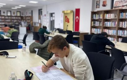 Marmara Adaları’nda Öğrenciler Sınavlara Denemelerle Hazırlanıyor