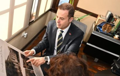 Balıkesir Büyükşehir Belediye Başkanı Ahmet Akın, Mimarlar Odası ile İş Birliği Toplantısı Gerçekleştirdi