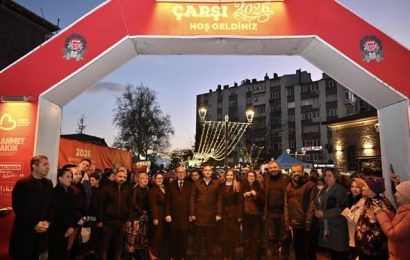 Balıkesir’de Yeni Yıl Coşkusu Cumhuriyet Meydanı’na Taşındı