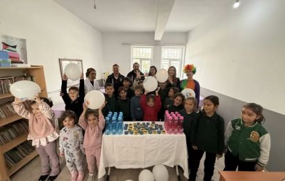 Marmara Adalar’da Minik Öğrencilere Sürpriz Doğum Günü Kutlaması